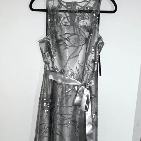 NWT Tahari ASL Silver Sequin Floral Embroidered Gown Size 10 - Picture 12 of 12